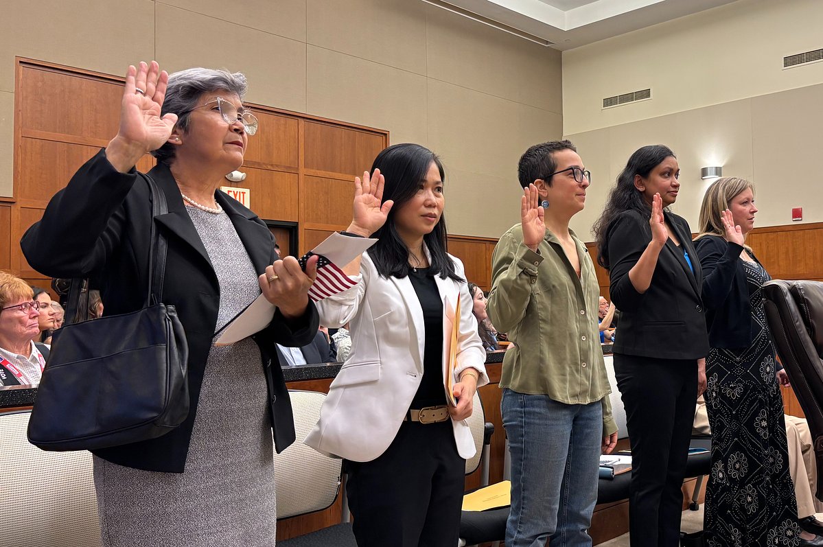 23 people take US citizenship oath in Bangor