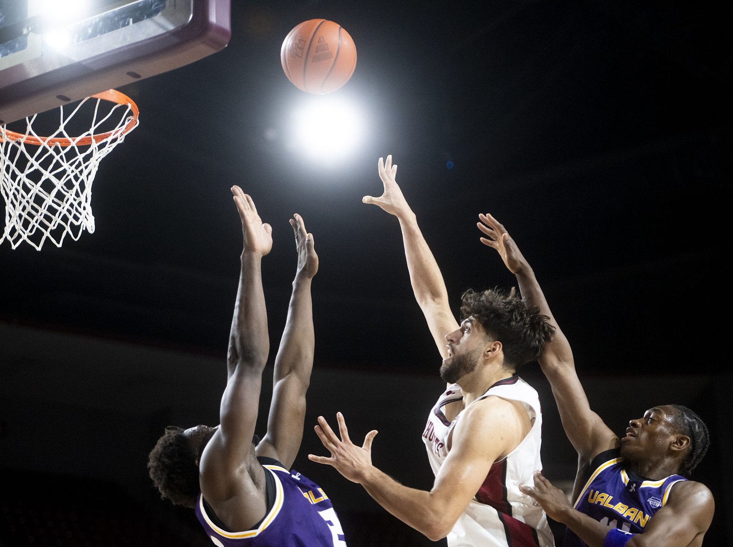 Bettiol’s big night leads UMass men’s basketball to first win of 2025-26 season