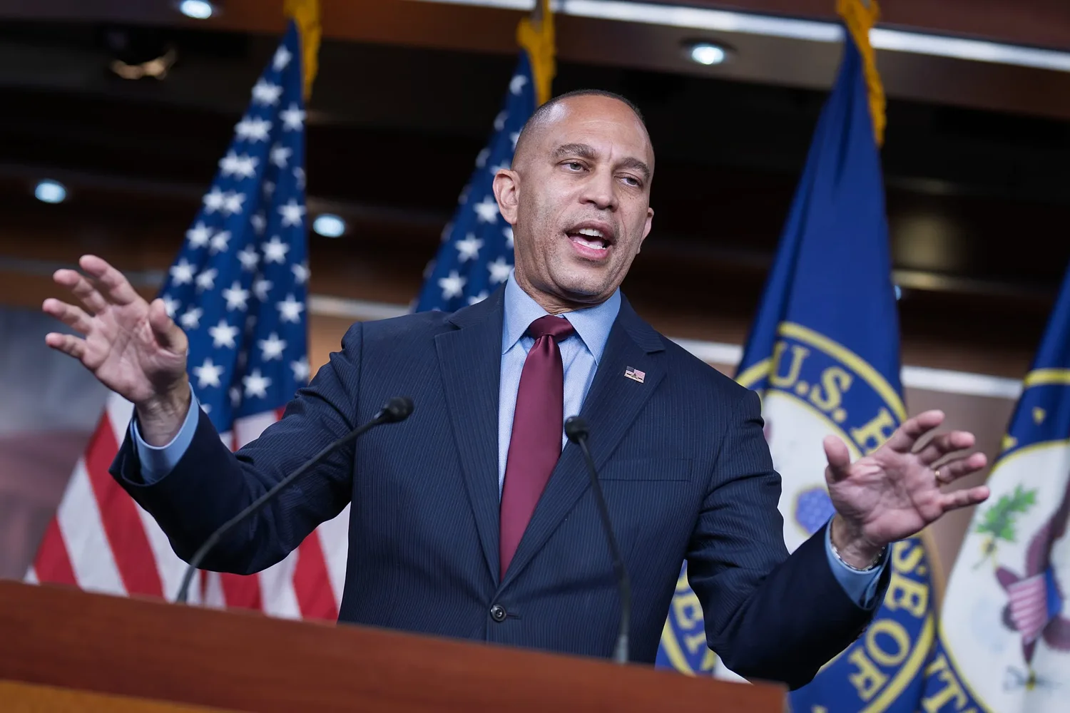 House votes overwhelmingly to pass bill to force release of Epstein files