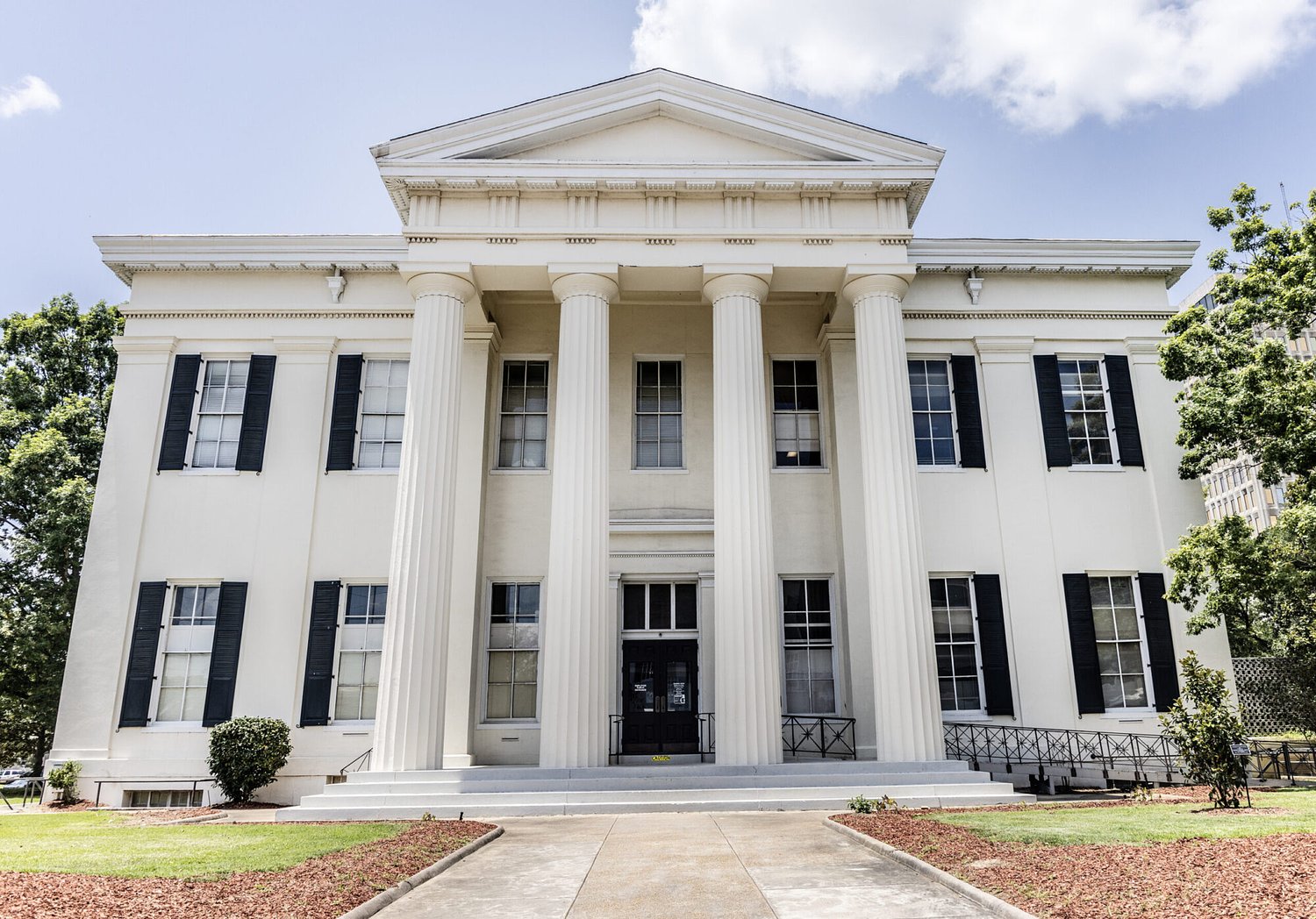 Jackson asks federal judge to block new water authority created by state law