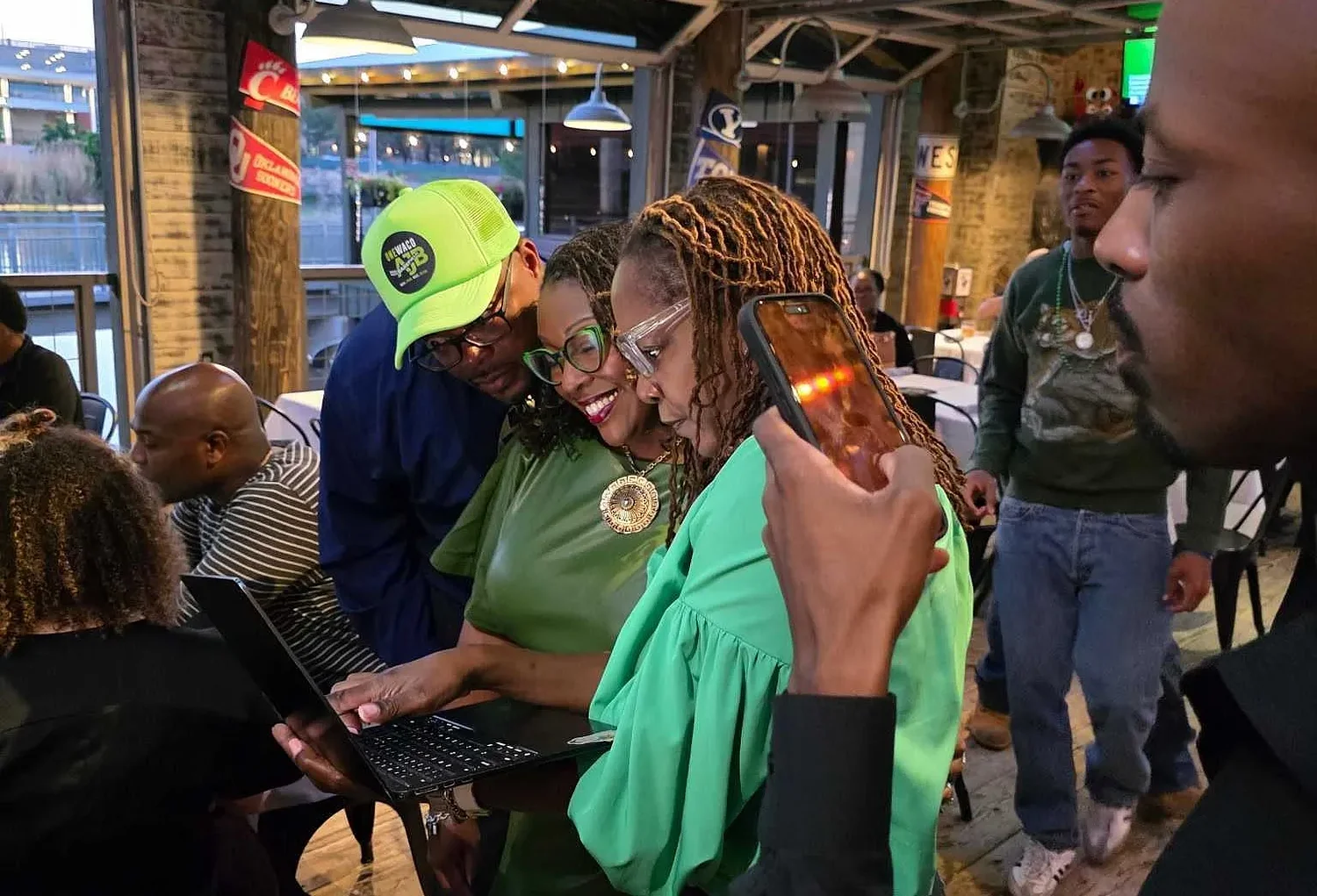 Voters reelect Holmes as Waco mayor, Barefield as council member