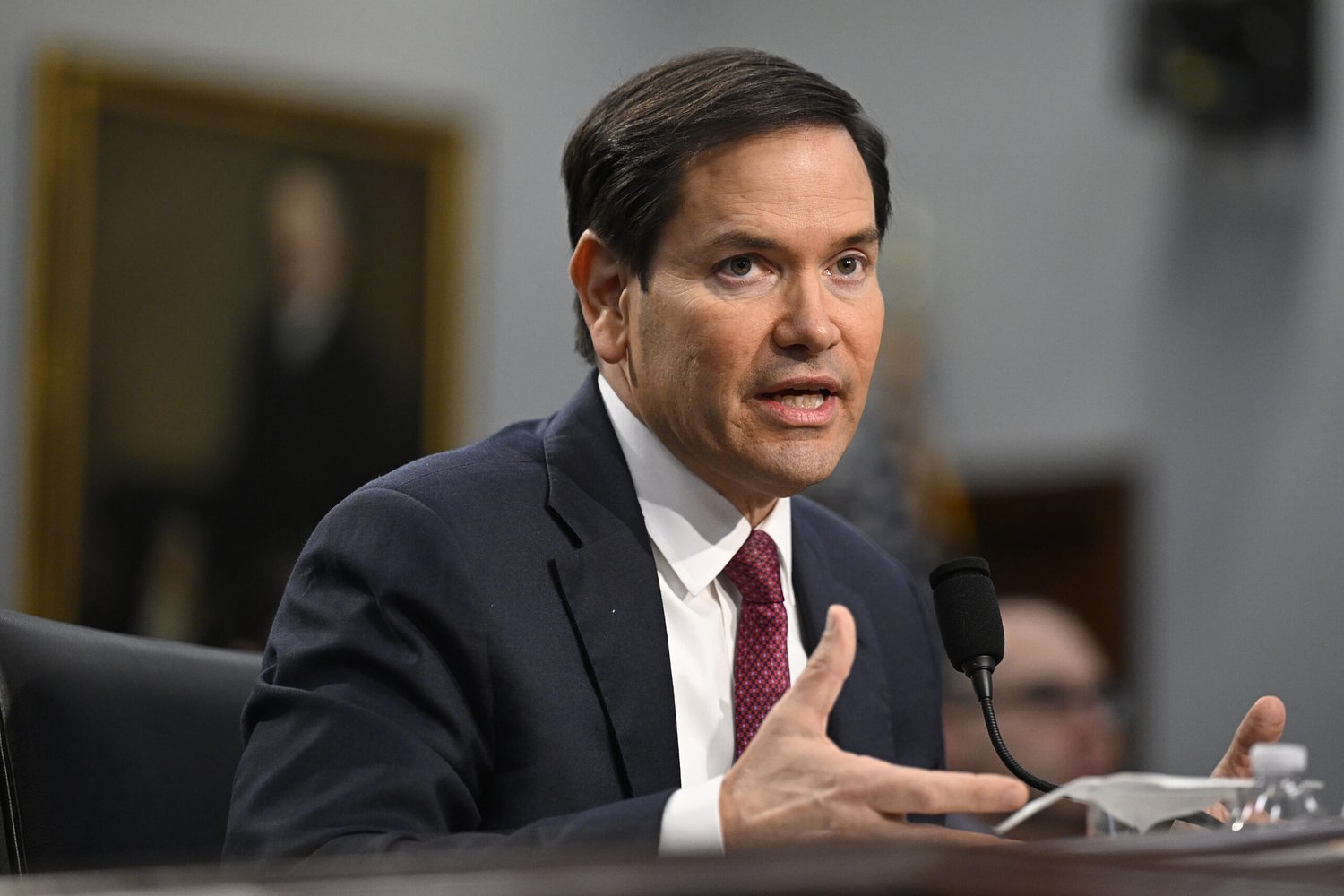 Bipartisan lineup of lawmakers urge State Department to continue condemning Iran