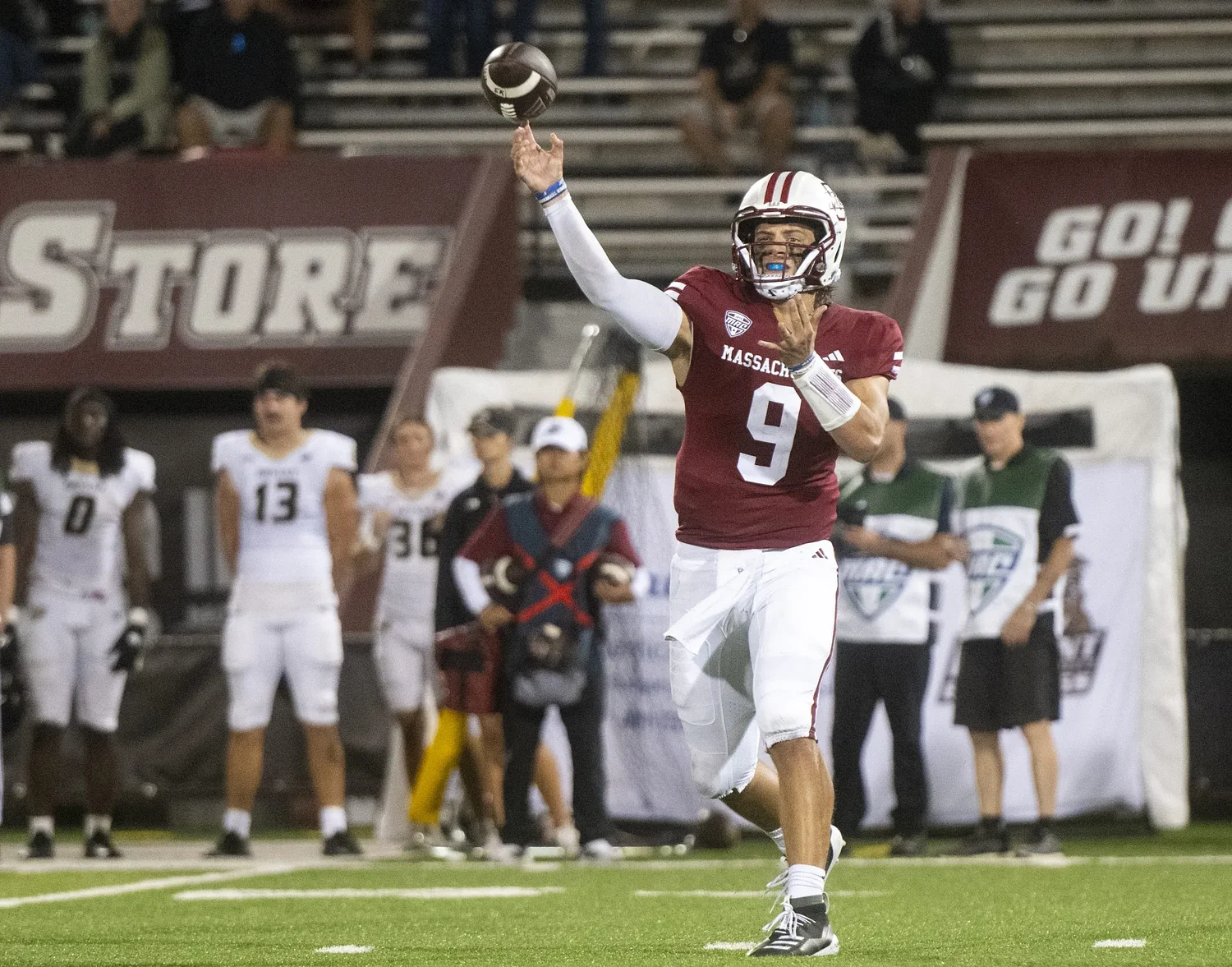 UMass football faces Bowling Green in last chance to avoid winless season