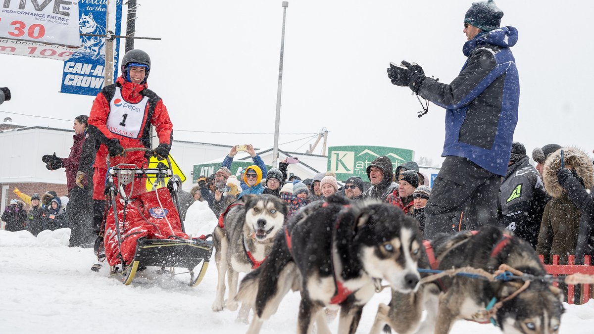 Watch: Mushers take off for Can-Am dog sled race