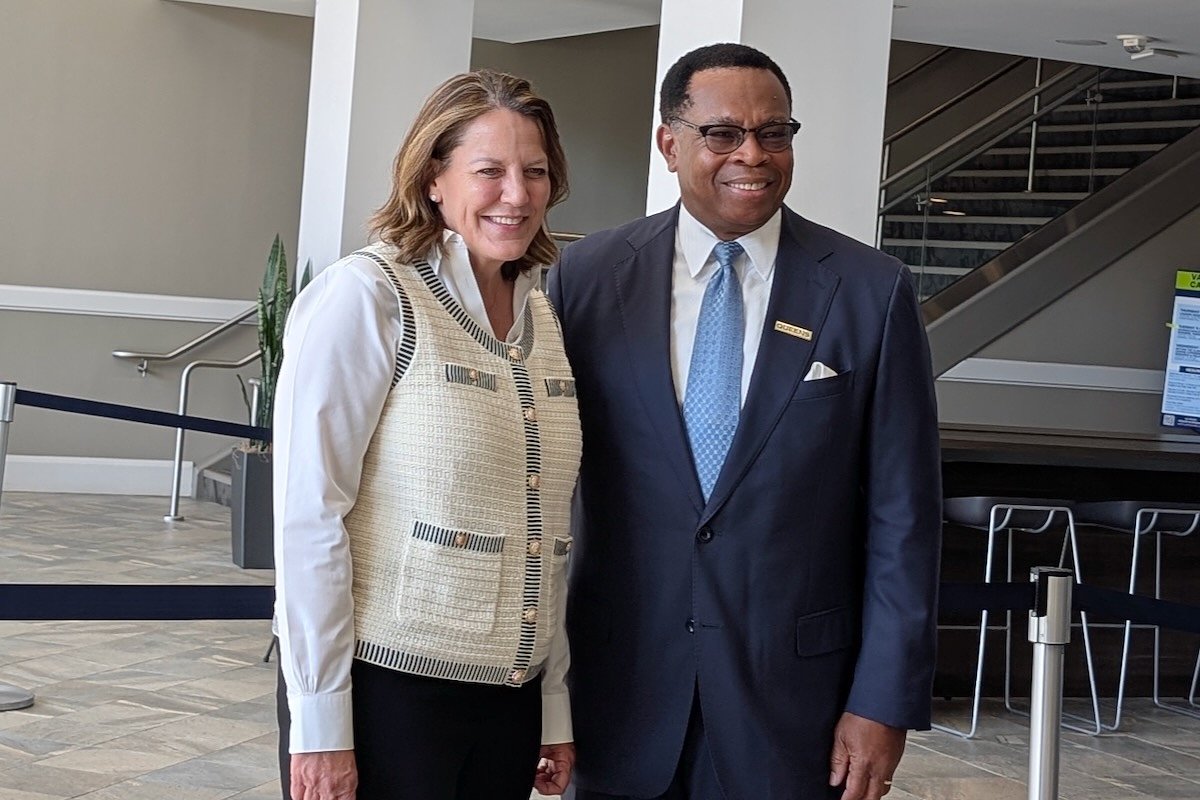 Queens University agrees to merge with Elon University