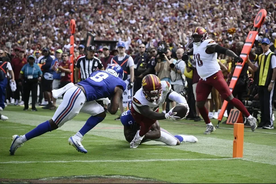 Samuel scores in Washington debut, and the Commanders stifle the Giants in a 21-6 win