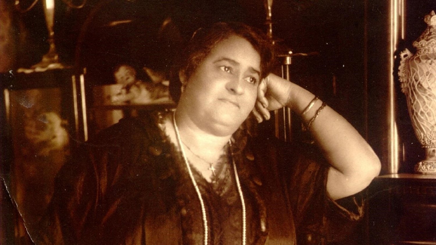 1867: Maggie Lena Walker, first Black bank president, is born