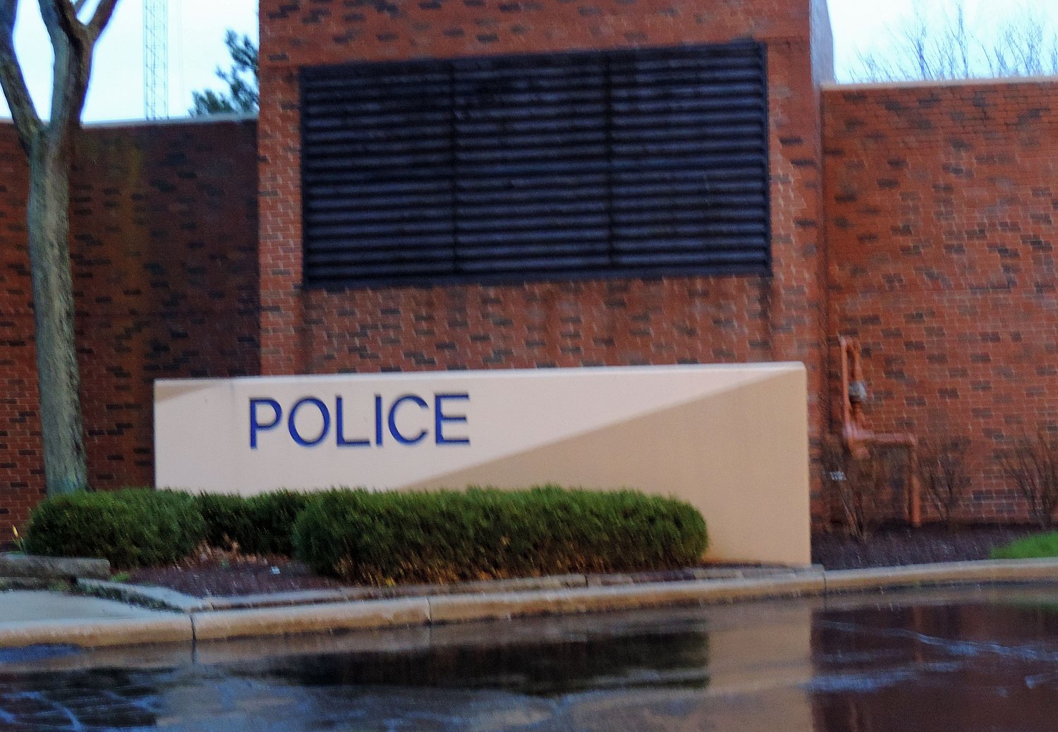 Police catch two wanted men with drug paraphernalia at Dunkin’ in Middleburg Heights