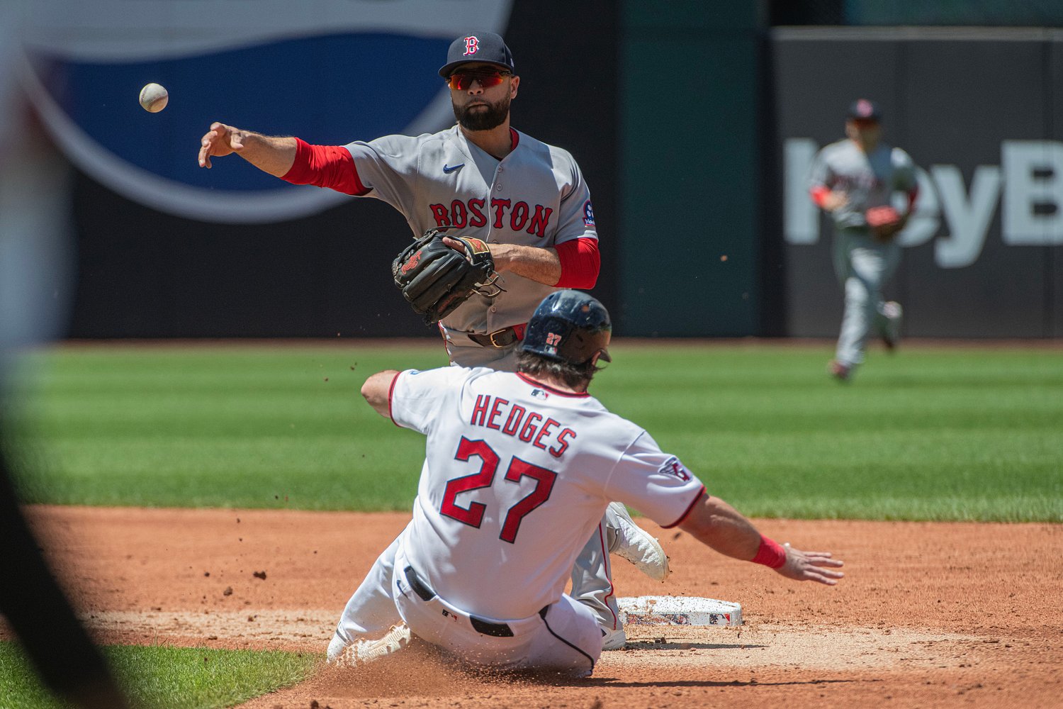 Red Sox scratch veteran shortstop 35 minutes before first pitch; Marcelo Mayer (illness) will play