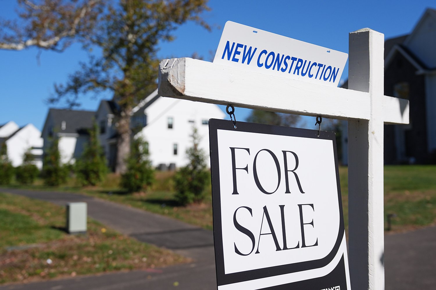 Mortgage rates rise as homebuying enters summer season