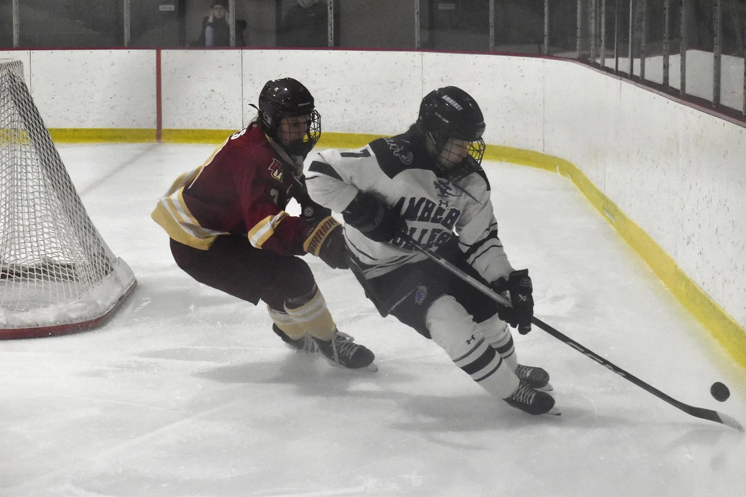 Women’s Hockey: No. 8 Norwich blanks No. 2 Amherst, 2-0