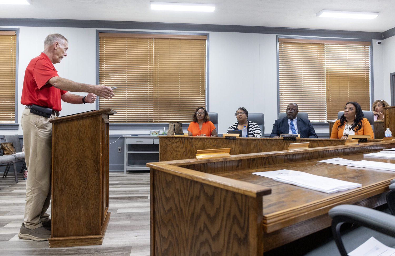 Auditor seizes hundreds of thousands from cities to pay for overdue financial reports