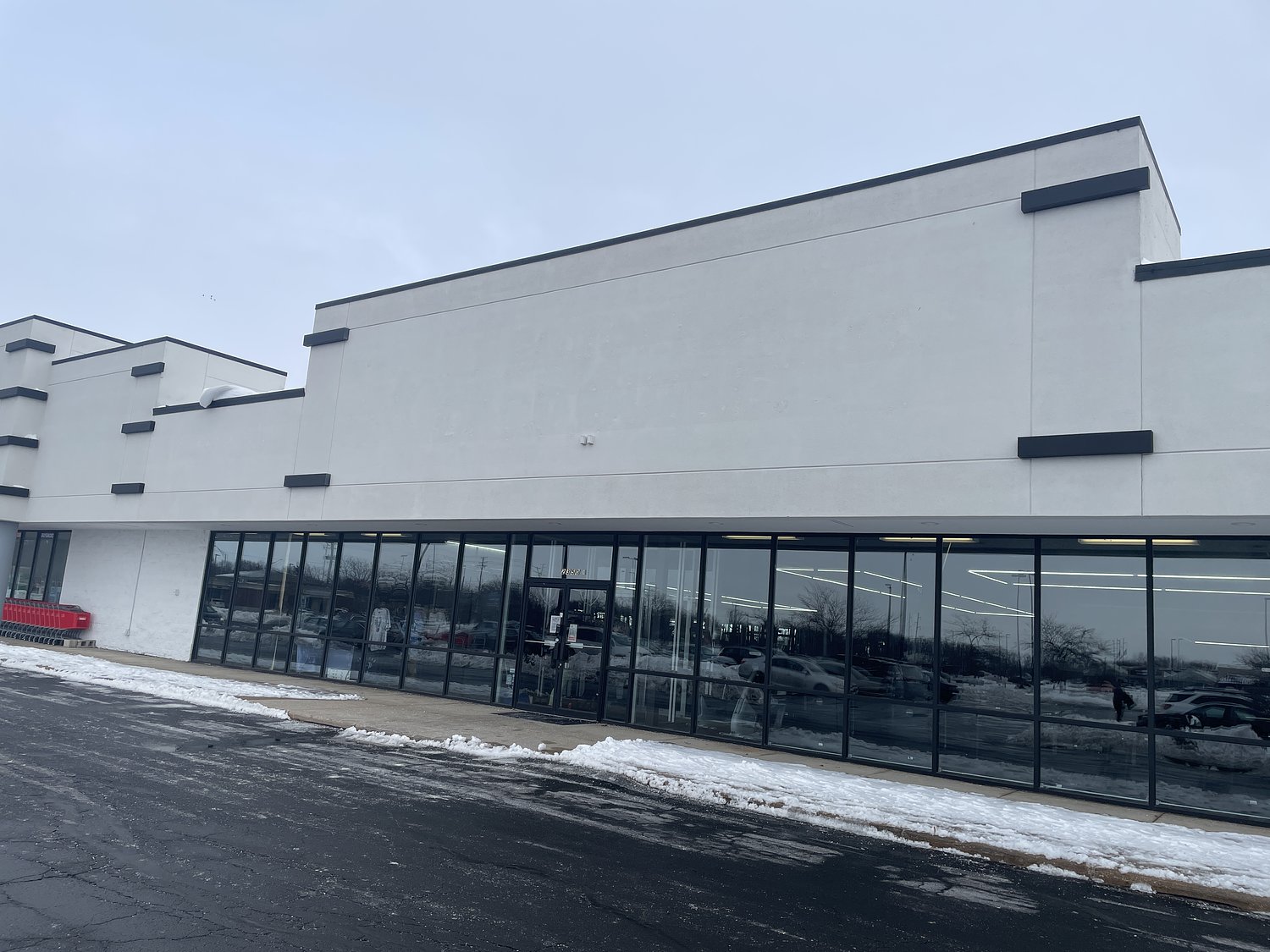 Hampshire couple opens gym in DeKalb