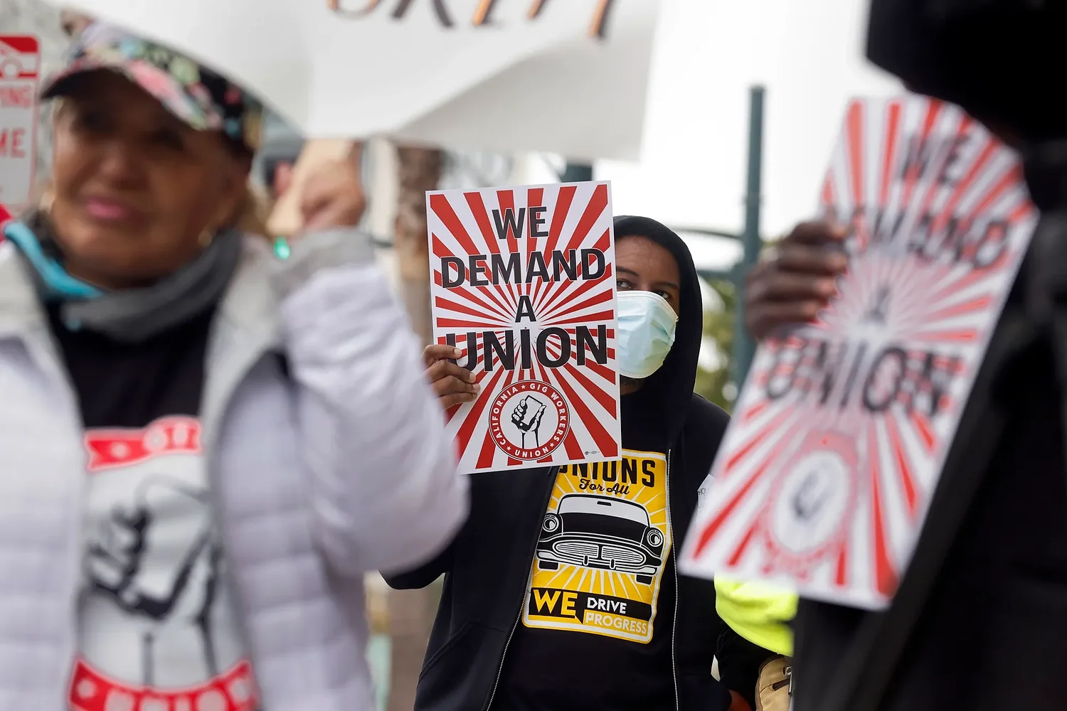 In Massachusetts Today, Uber and Lyft Drivers Went Union