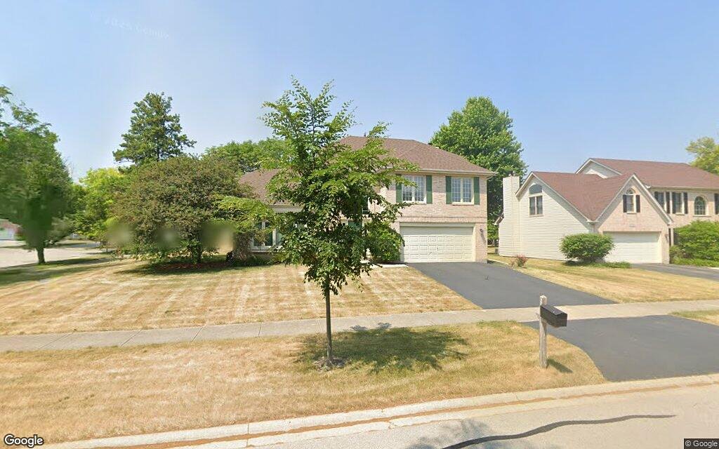 Single-family home sells in Naperville for $710,000