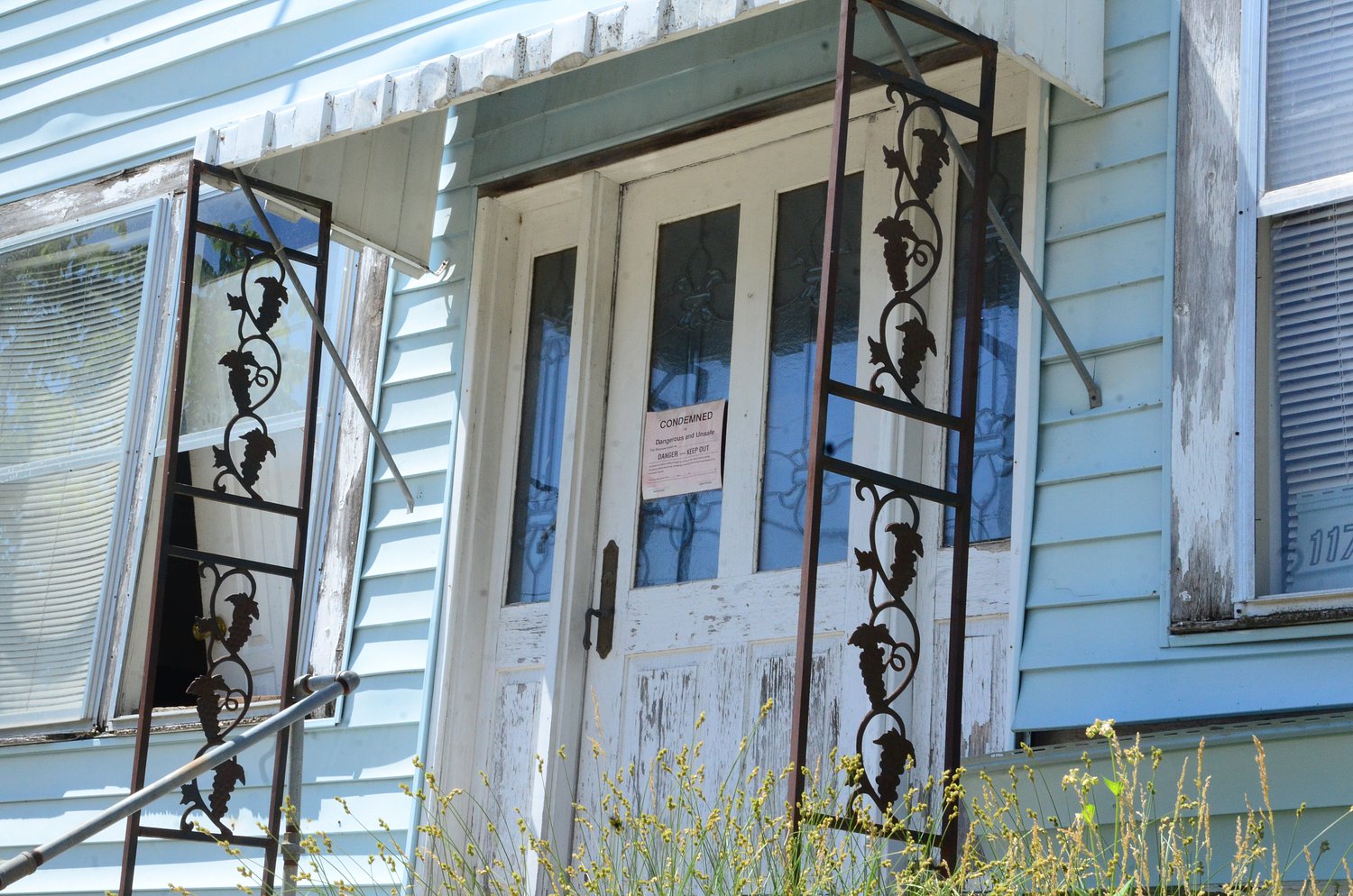 Dixon council accepts property donation, seeking state grant for demolition