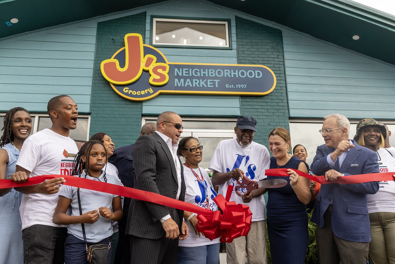 J’s Grocery brings fresh food, hope to Clarksdale neighborhood