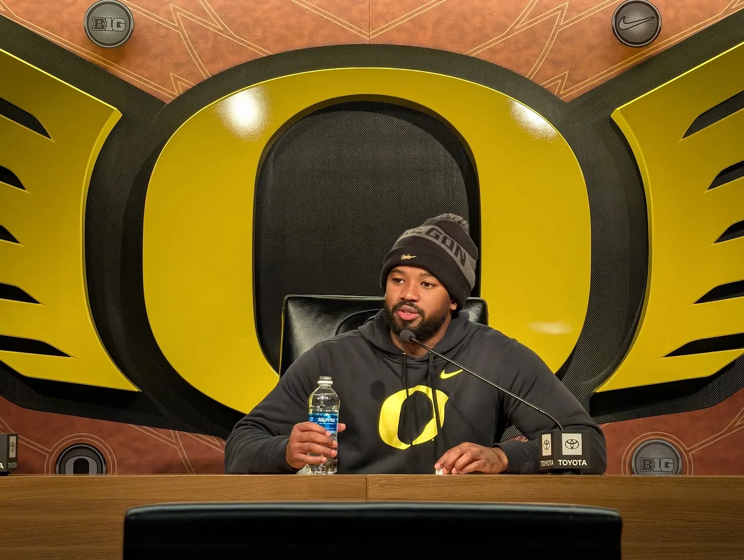 For UO running backs coach, being ‘mean’ comes with the territory