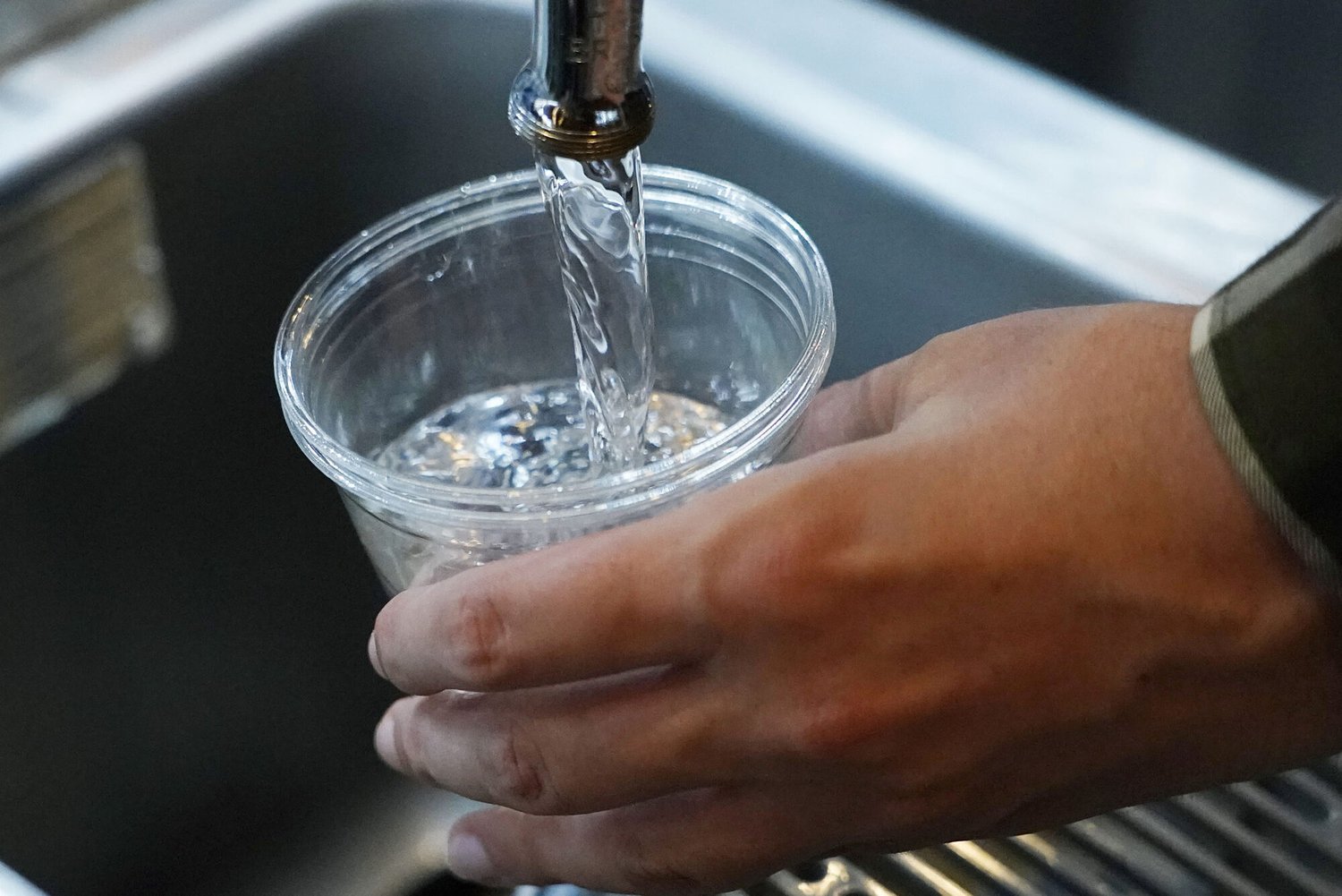 Federal judge temporarily halts Jackson water authority as court reviews new state law