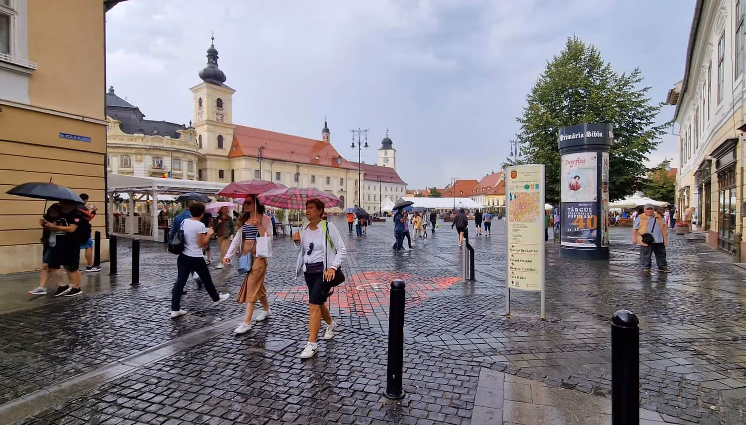 Avertizare meteo dublă la Sibiu: caniculă extremă și furtuni violente în tot județul
