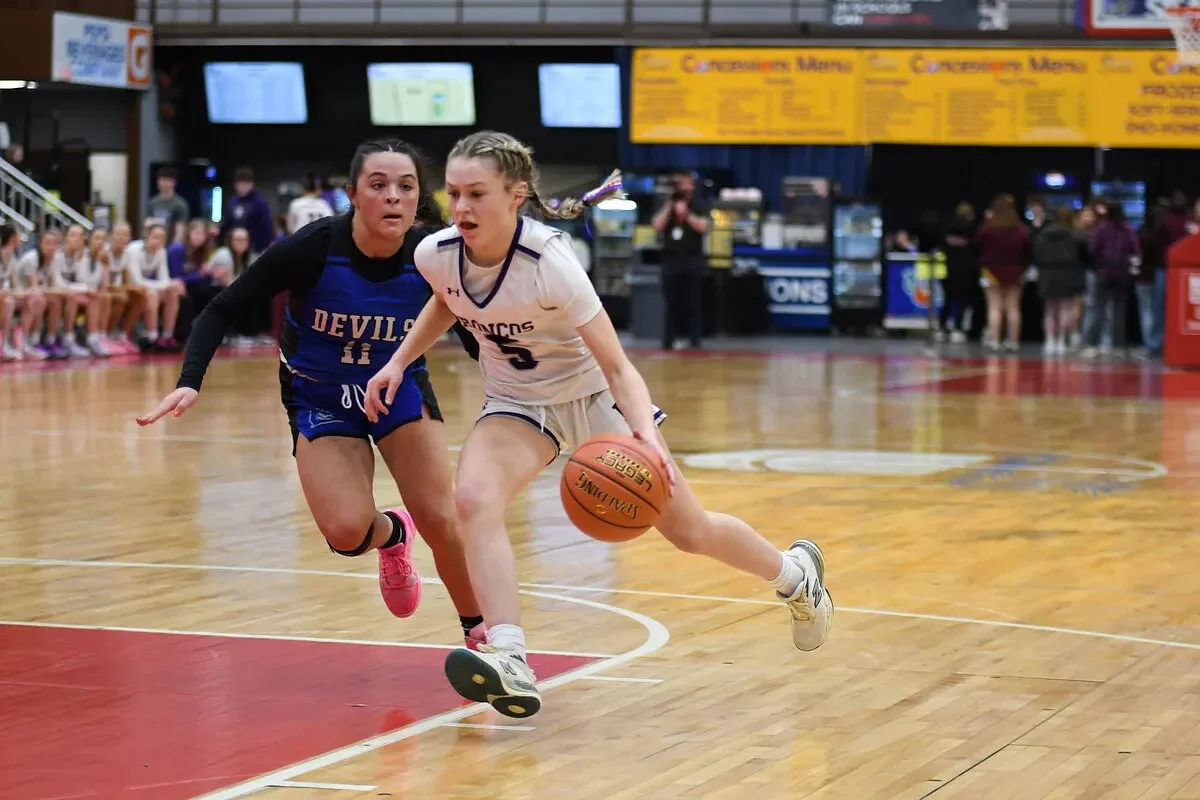 Hampden guard’s quick start fuels quarterfinal win over Lewiston 