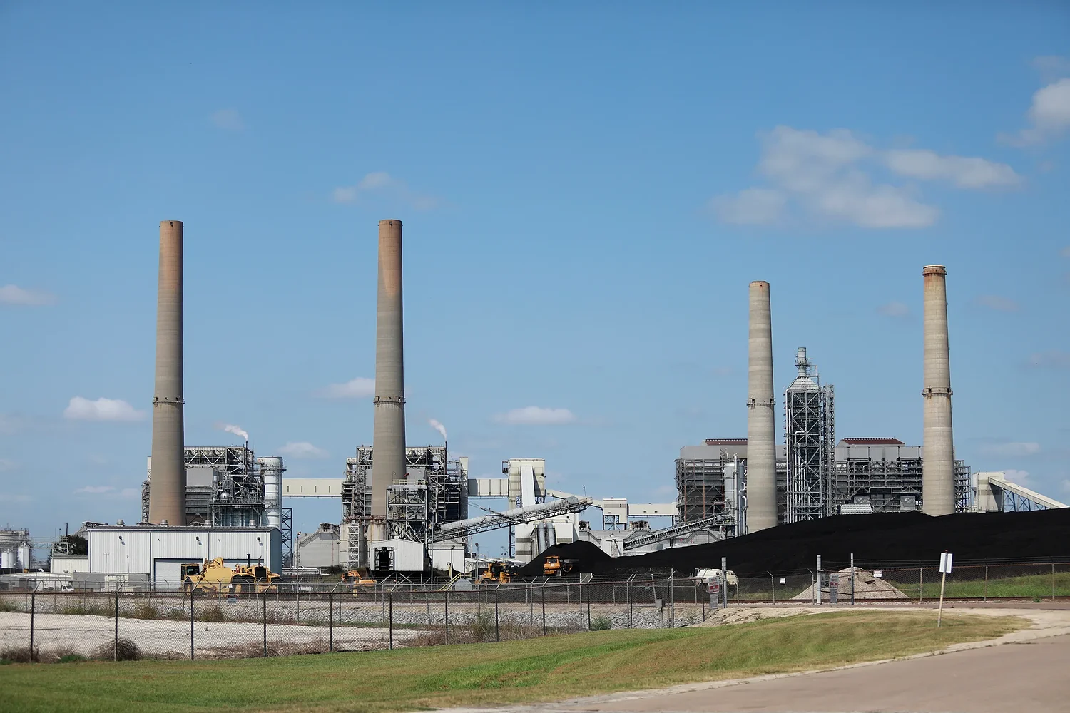 In the West Texas oil patch, companies plan gas power plants to run new data centers