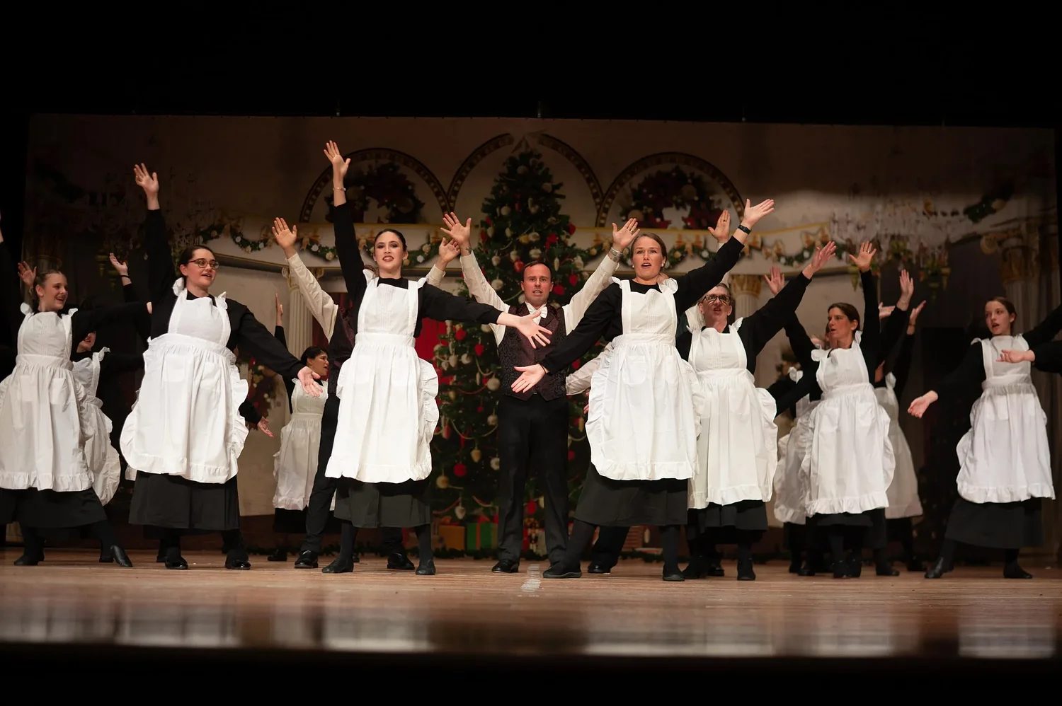 ‘Annie the Musical’ returns to JaDuke Theater in Turners Falls