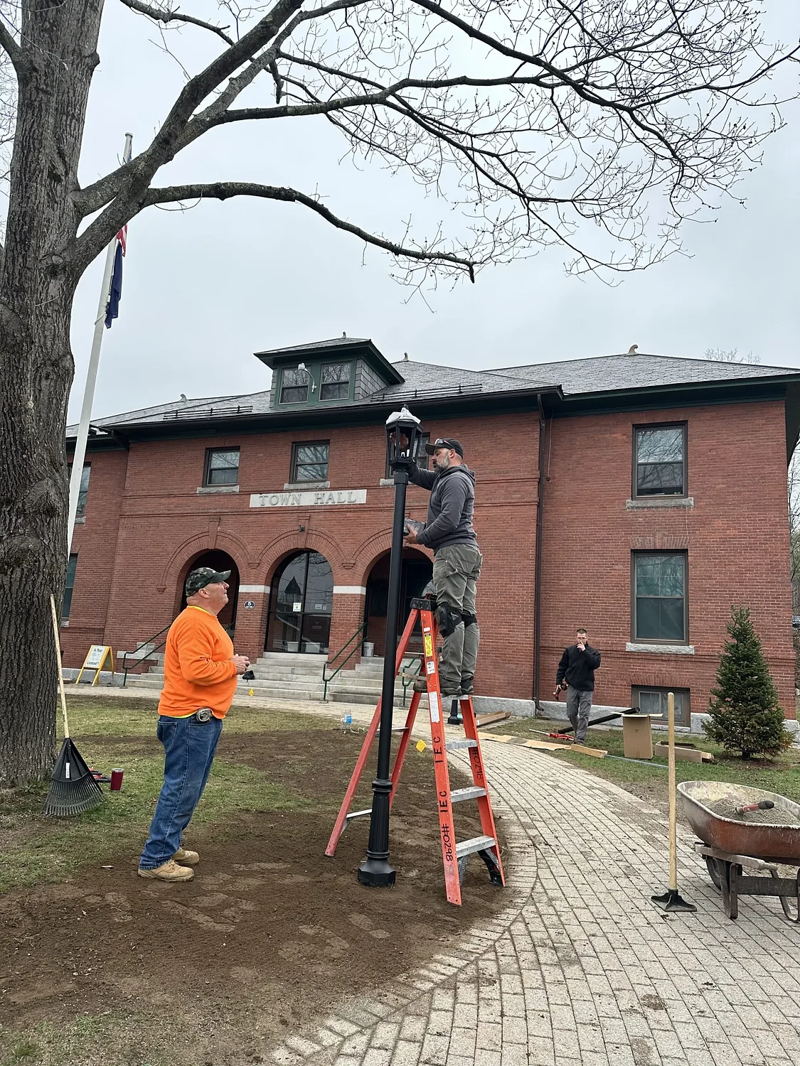Lampposts installed near Warner Town Hall to address safety concerns