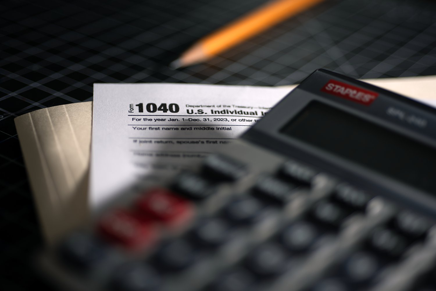 Liz Weston: Should we get a comprehensive financial plan before committing to new long-term adviser?