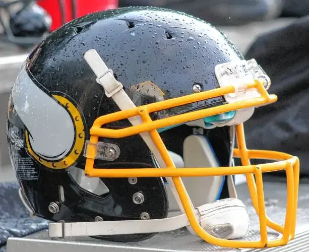 H.S. Football: Trenton Clark’s scoop-and-score seals Vikings victory, hands Belchertown first loss