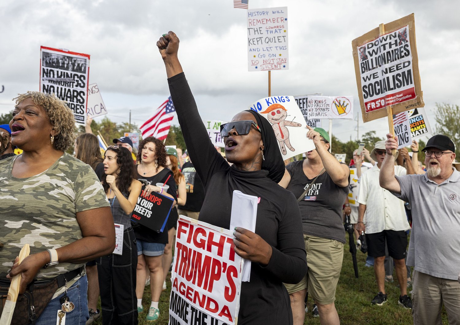 ‘I’m pissed off’: No Kings rally brings thousands to Lafitte Greenway to protest Trump