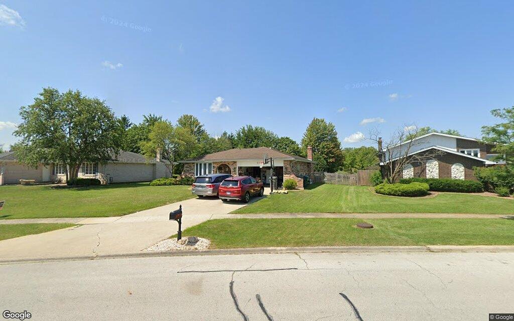 Orland Park: Single-family home goes for $460,000