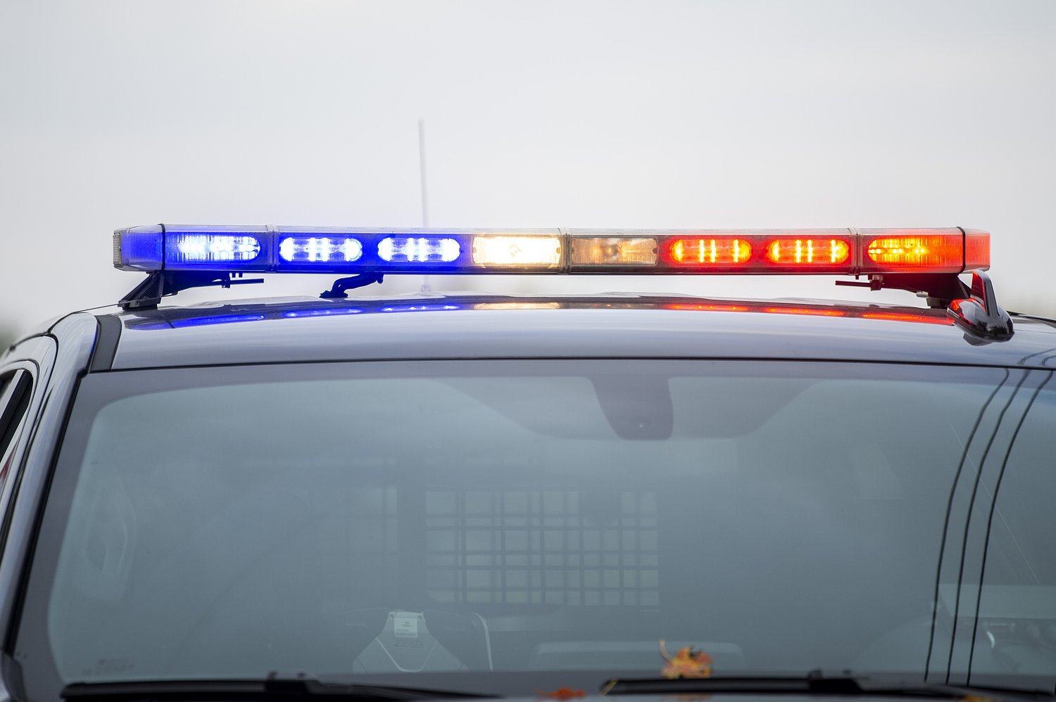 48-year-old man dead after SUV leaves I-65, hits light pole