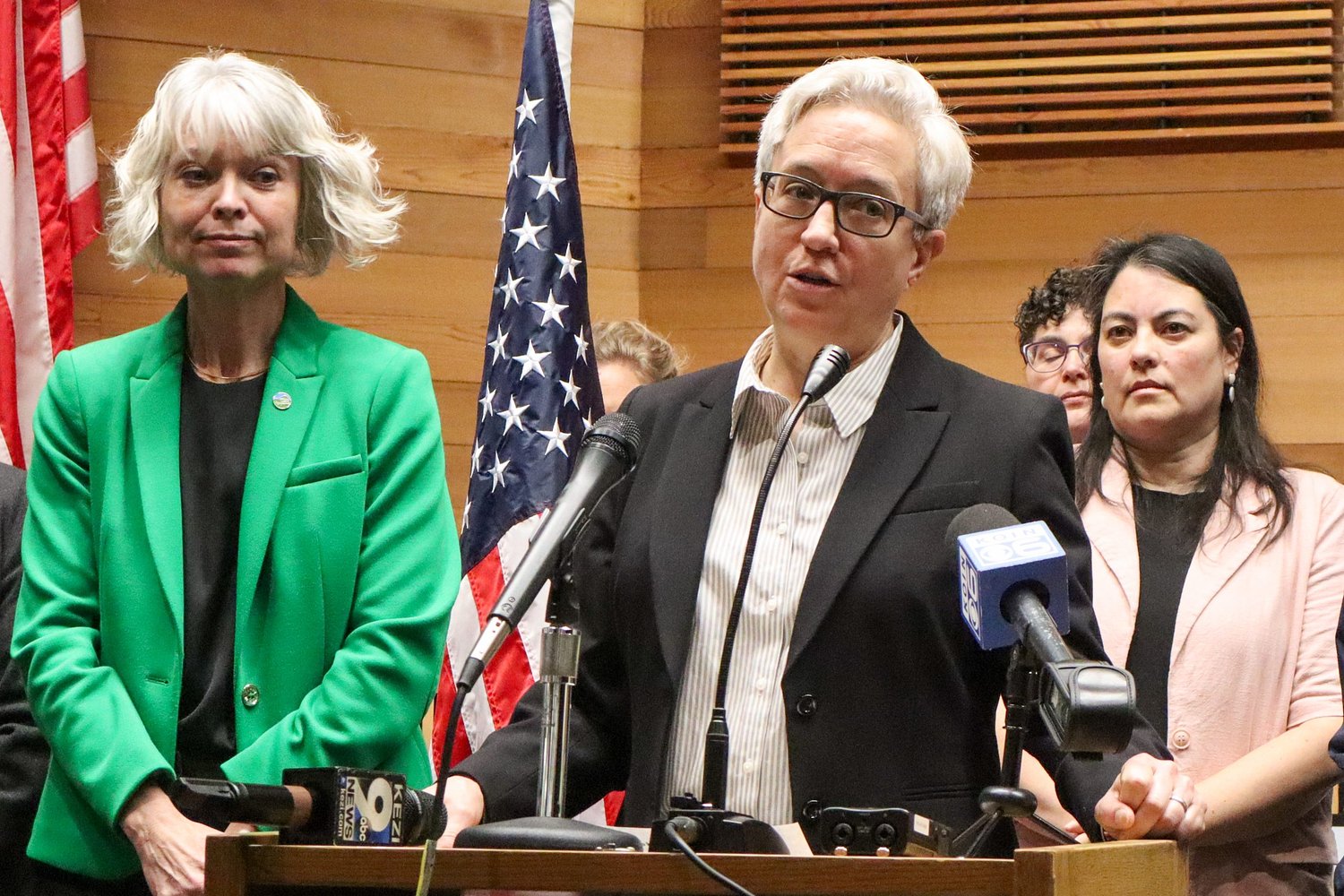 Kotek, Eugene mayor urge peaceful protests as Trump puts Eugene in national spotlight