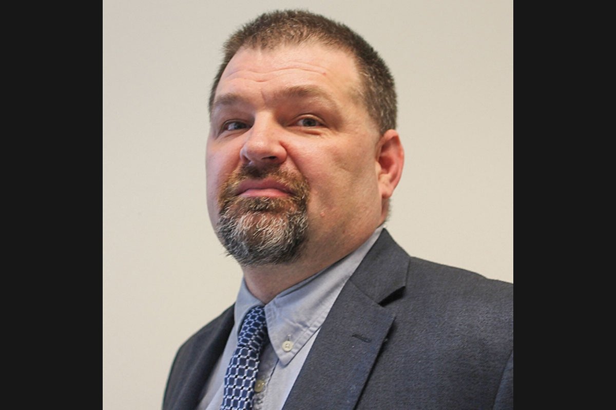 Hancock County probate judge turns himself in at jail for overdue child support