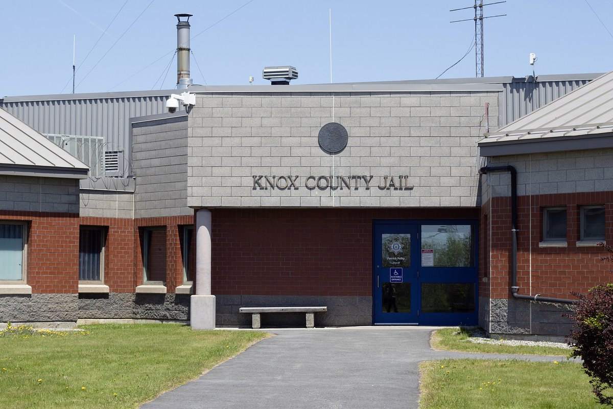 Labor union files grievance against Knox County over jail layoffs