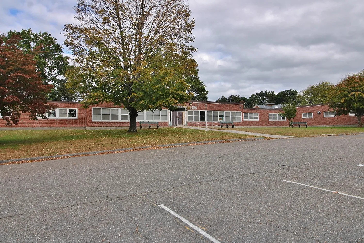 Belchertown weighs selling or redeveloping Tadgell School as $26M cost raises concerns