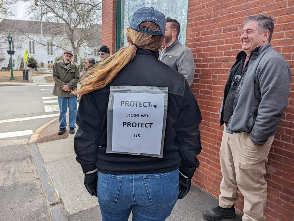 Camden residents petition town not to outsource police chief job