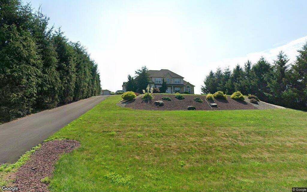 Sale closed in Nazareth: $828,000 for a single-family home