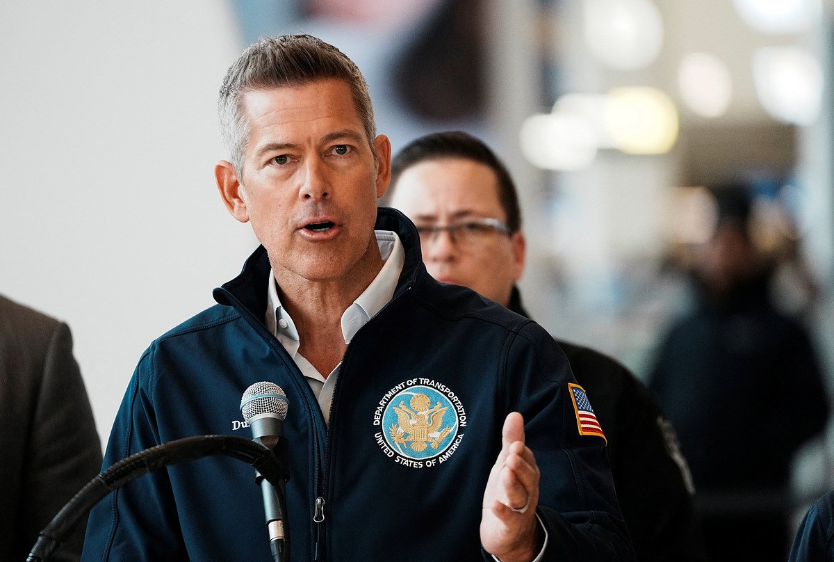 US reportedly received 6,000 applications for air traffic control roles since Thursday