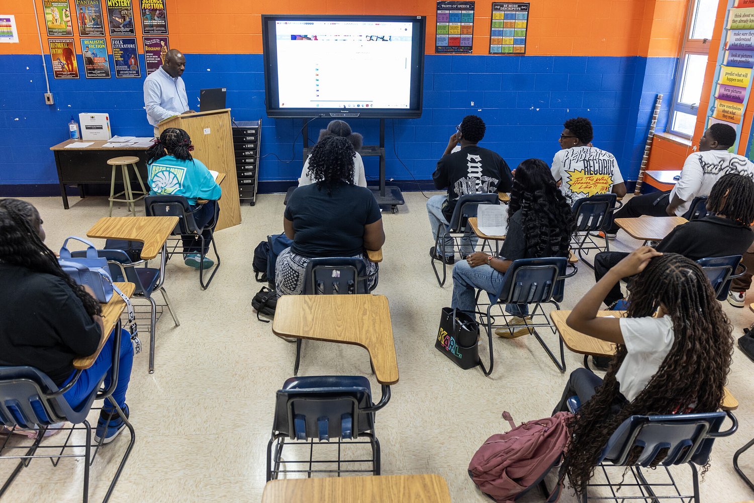Percentage of Mississippi students scoring ‘advanced’ or ‘proficient’ falls for first time since pandemic