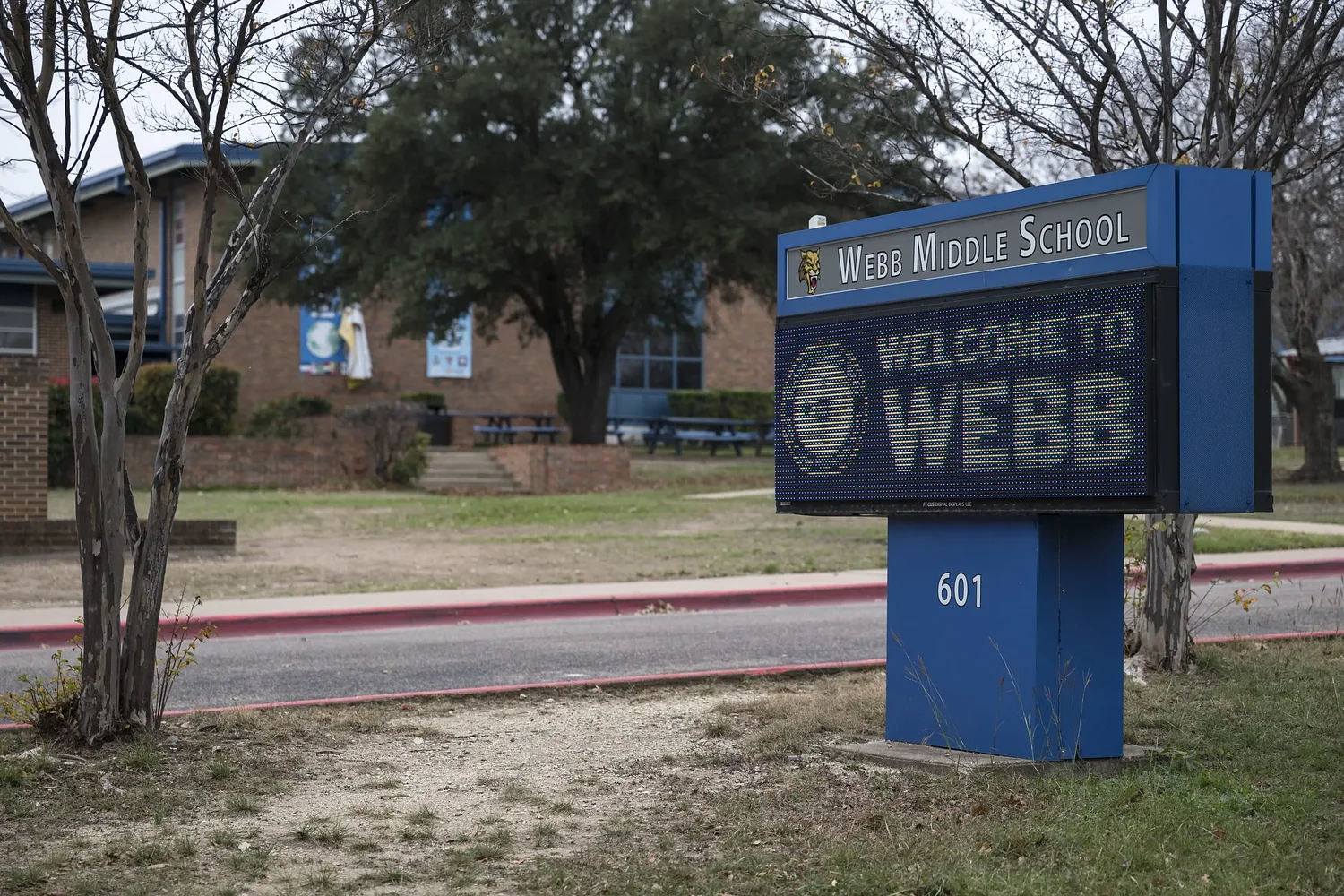 AISD middle school turnaround contract gets just one bid amid state pressure to improve performance