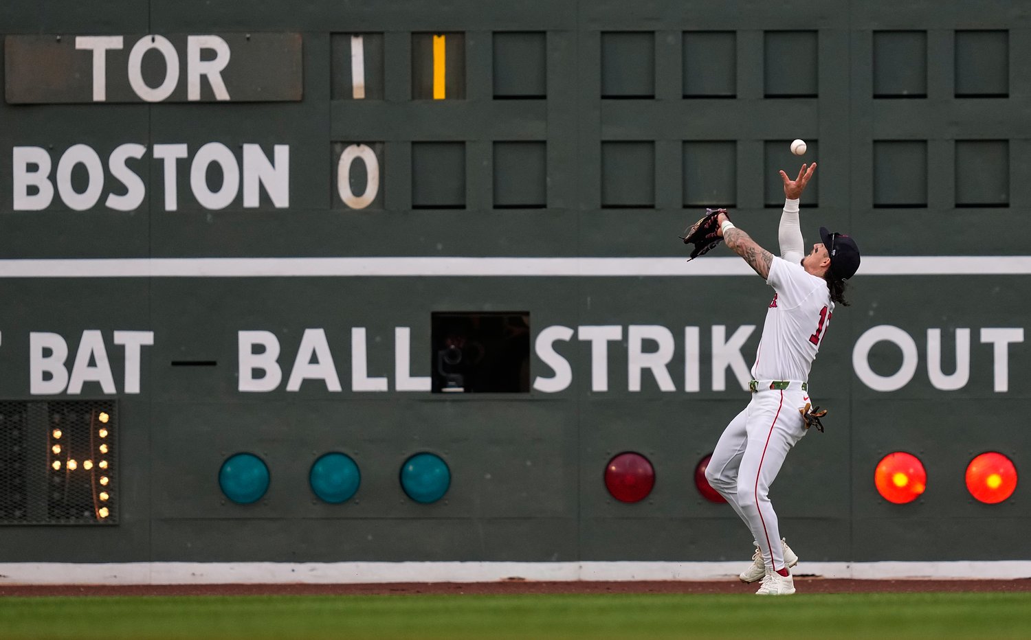 Red Sox reactions: Aroldis Chapman’s rare hiccup leads to loss, sweep after comeback attempt