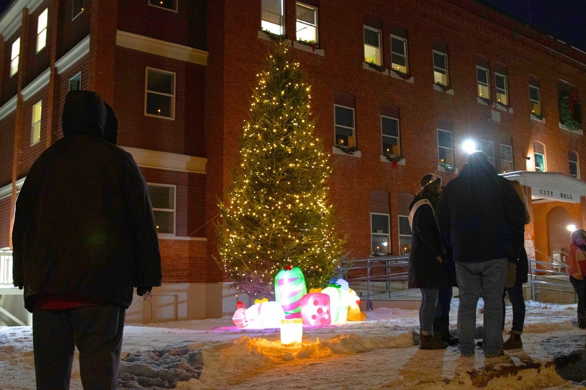 Presque Isle lights up its 1st Christmas tree