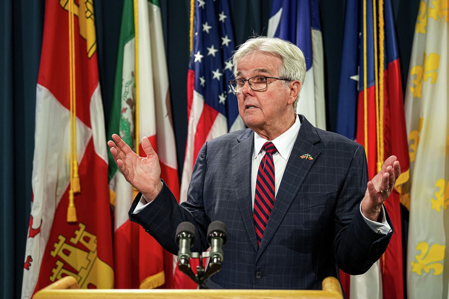 Dan Patrick vows to bring Trump-like accounts to Texas kids