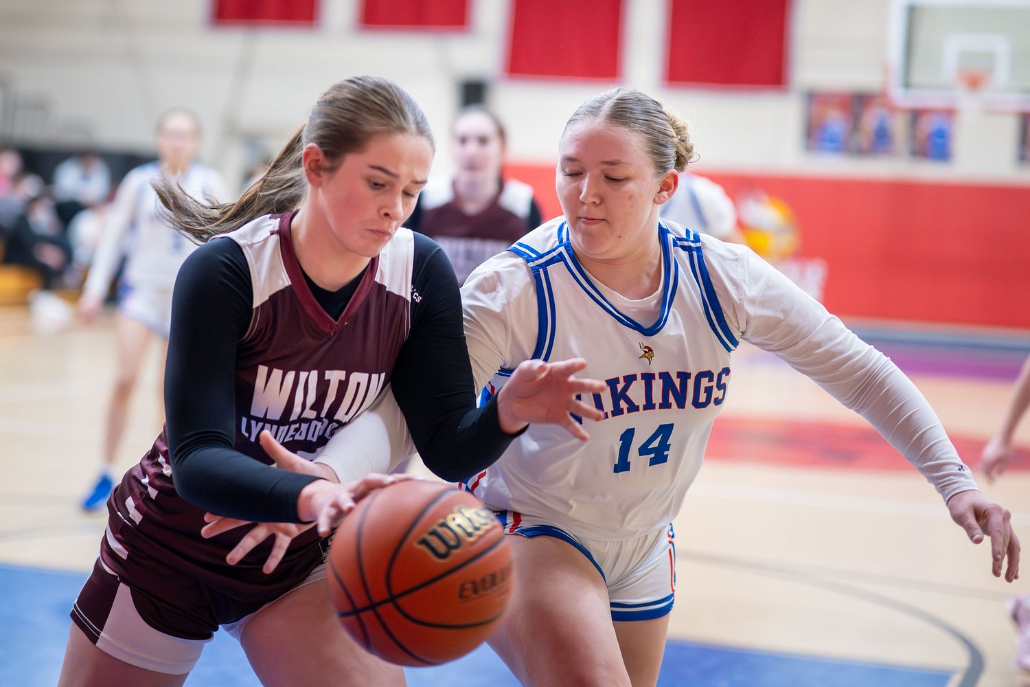 Mascenic's strong team play leads to convincing win over WLC