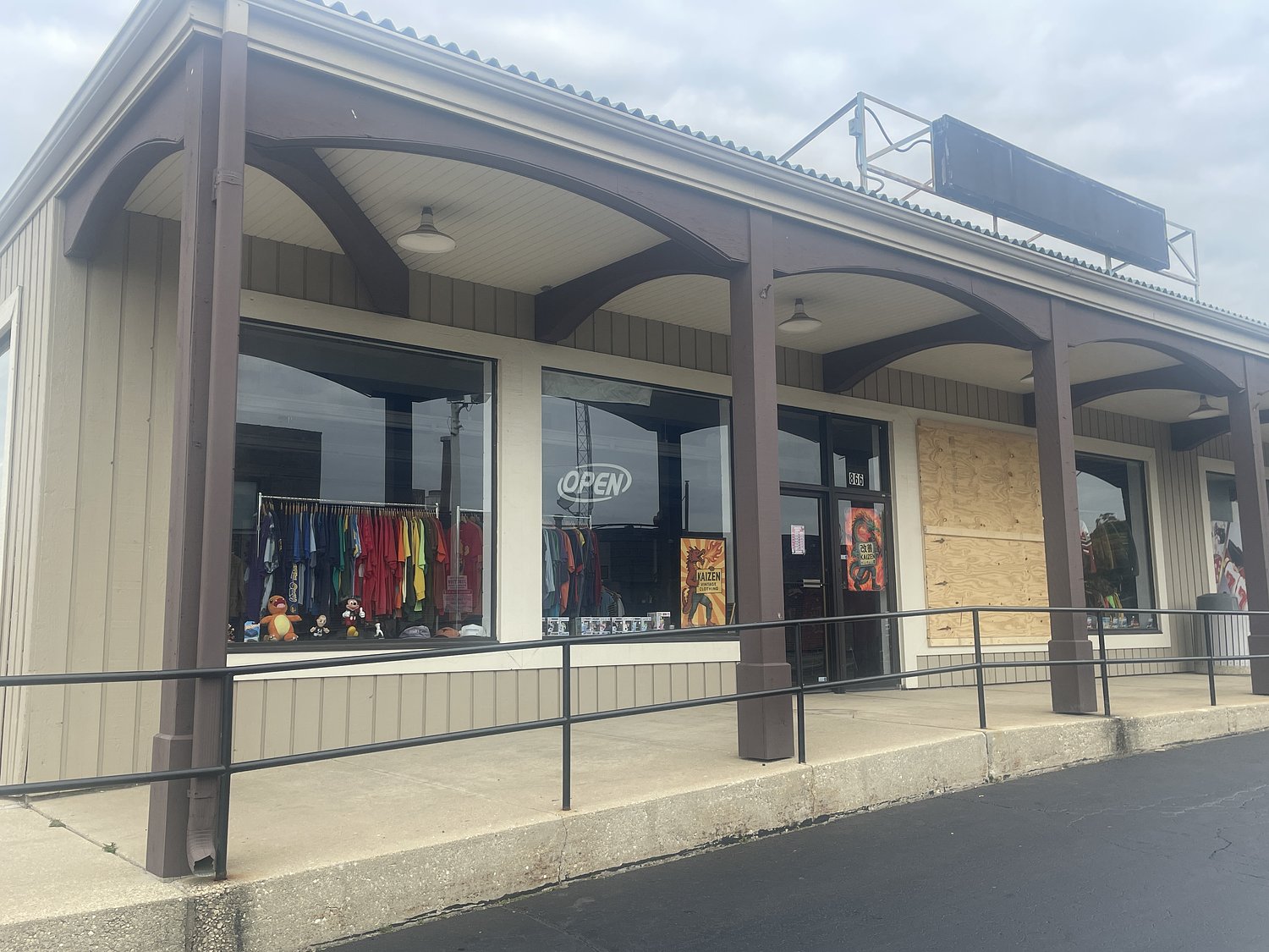 New owners, new name for vintage clothing store in DeKalb