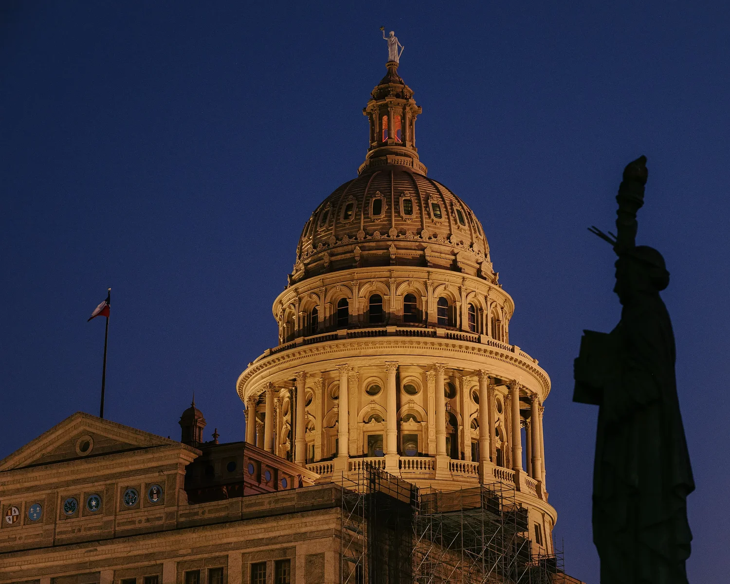 Civil rights groups sue to stop Texas immigration law