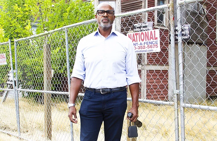 Neighbors Clash WithDevelopers Over Tree Canopy