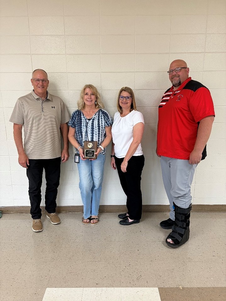 Forrestville Valley School District holds end-of-year awards ceremony